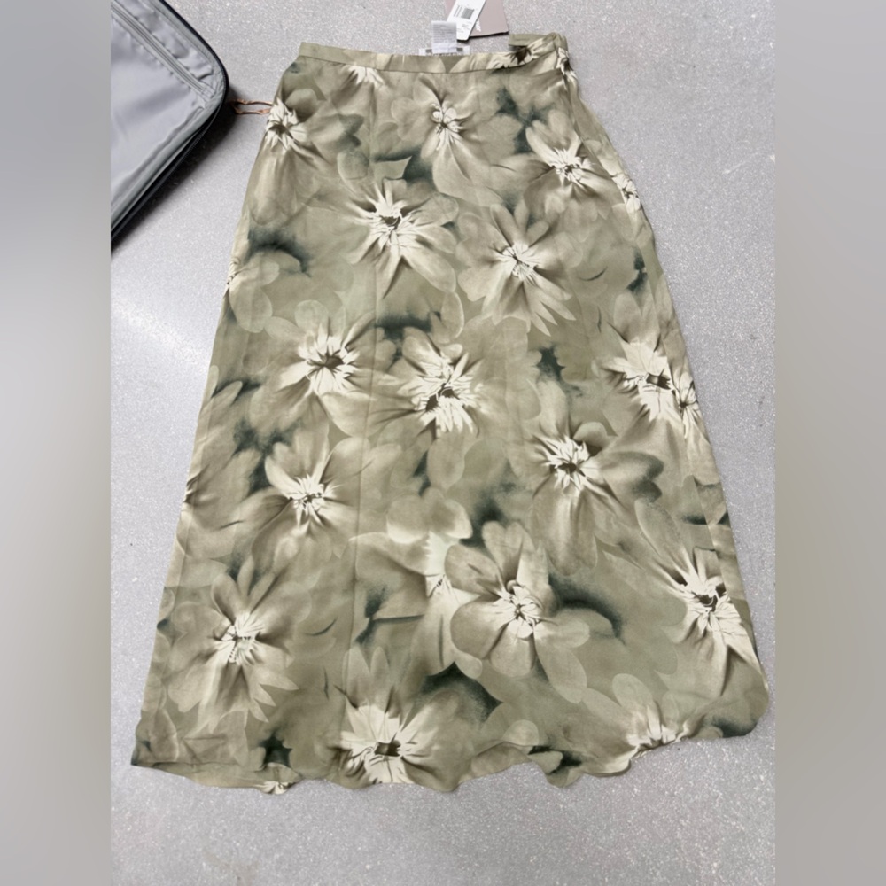 Jones New York Olive Floral A-Line Skirt size 10